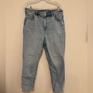 American Eagle Strigid Mom Jeans in Size 14 Long